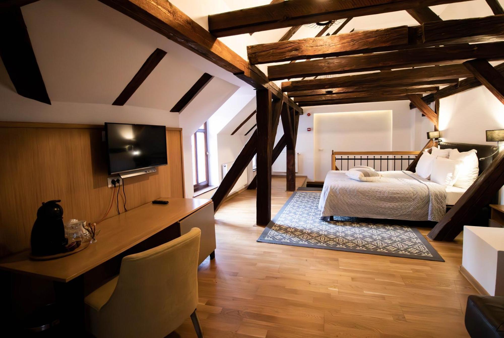 Hotel Ottimo Brasov Ngoại thất bức ảnh