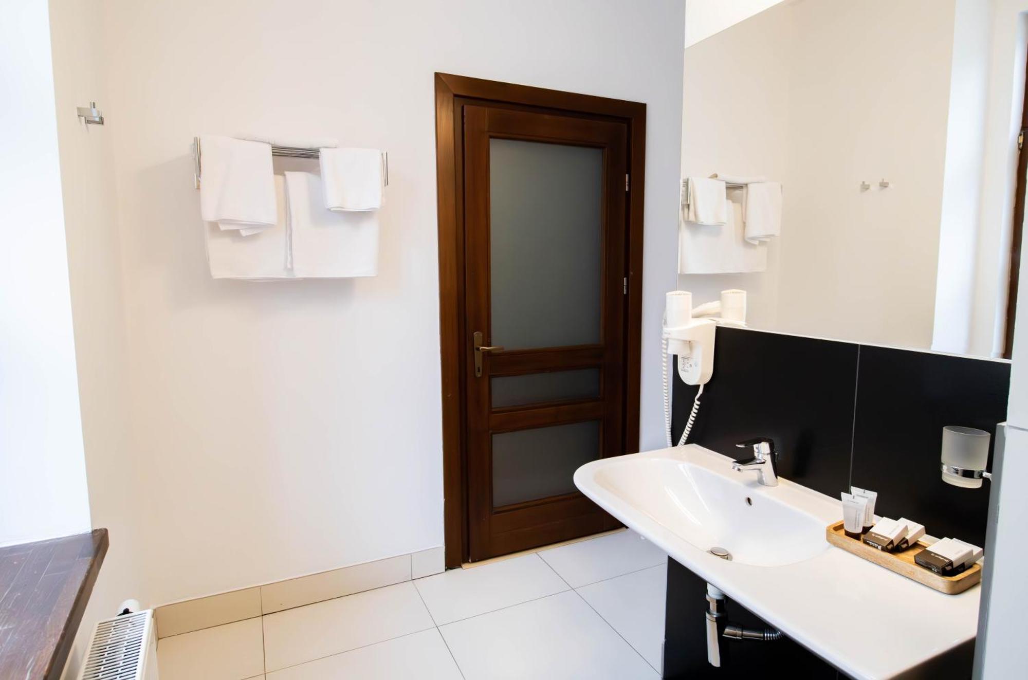 Hotel Ottimo Brasov Ngoại thất bức ảnh