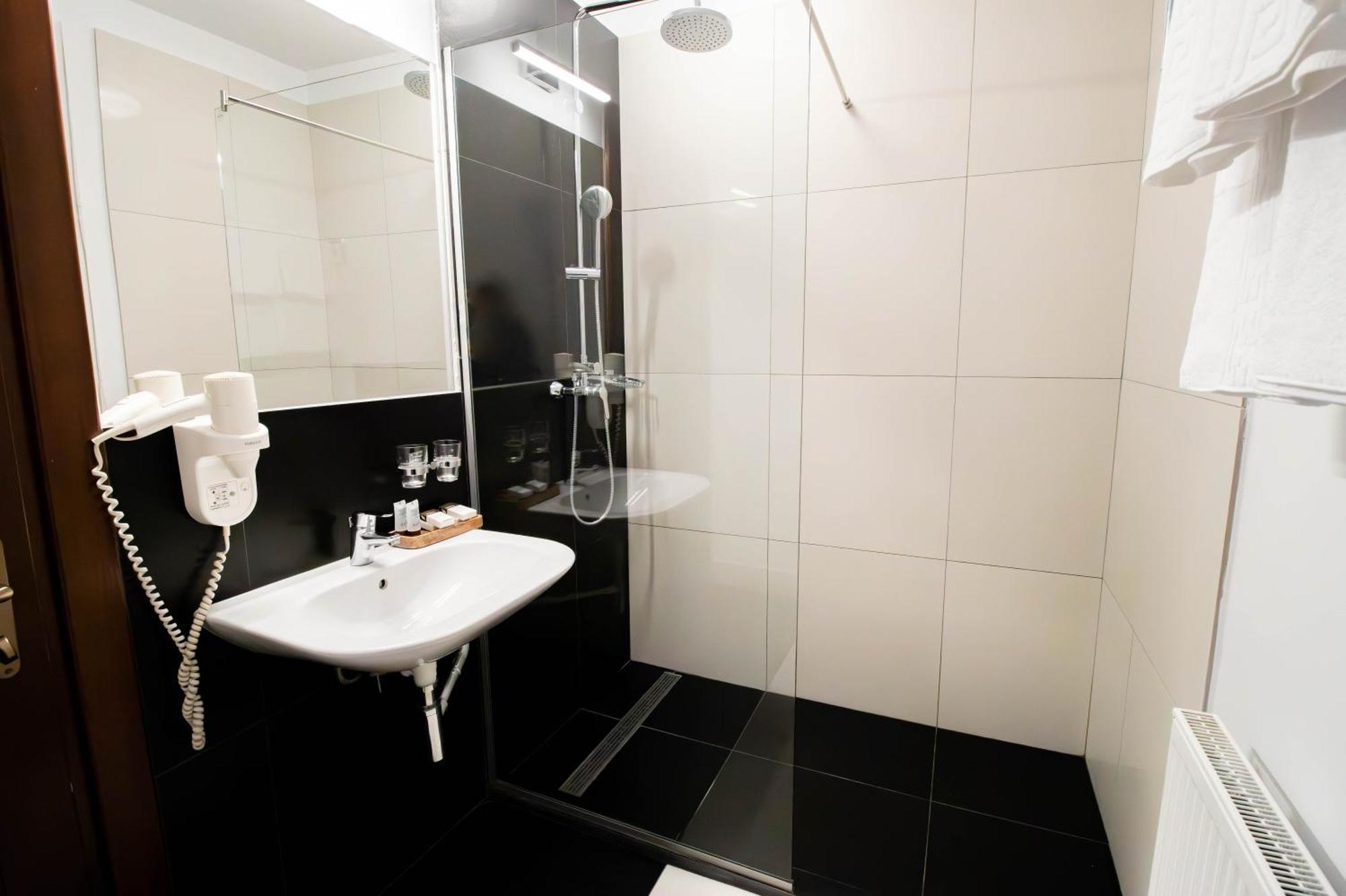 Hotel Ottimo Brasov Ngoại thất bức ảnh