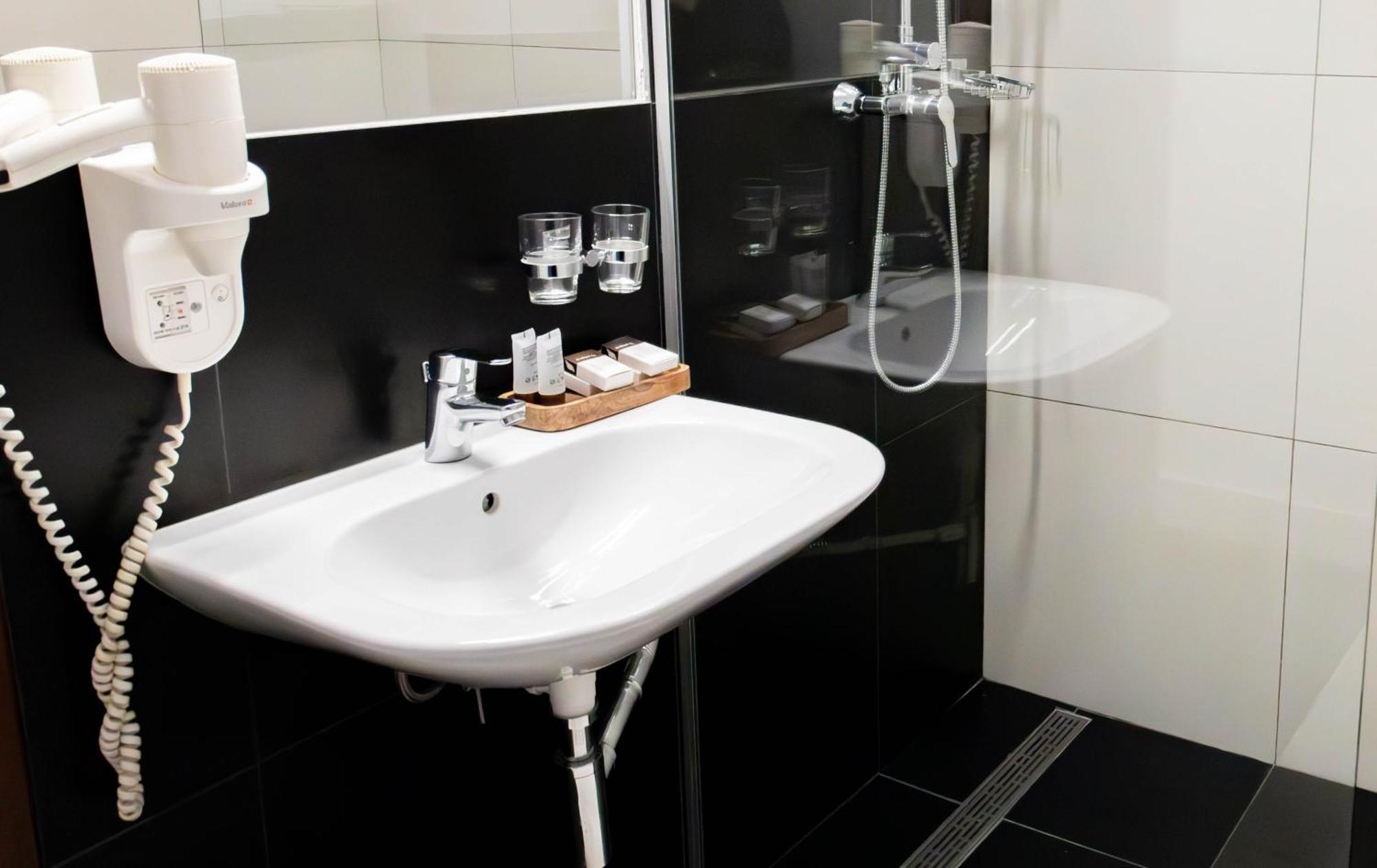 Hotel Ottimo Brasov Ngoại thất bức ảnh